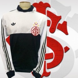 camisa retrô Internacional goleiro logo preta e branca 1980.