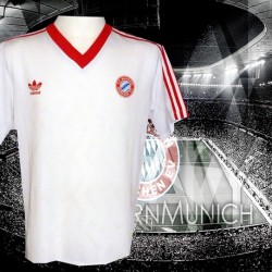 Camisa Retrô F.C. Bayern branca e vermelha ML - ALE