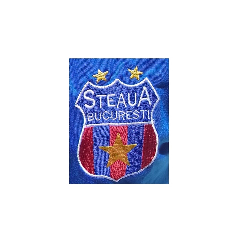 O Steaua Bucareste remodela sua identidade com um novo desenho de camisa