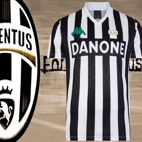 Camisa retrô Juventus Danone .