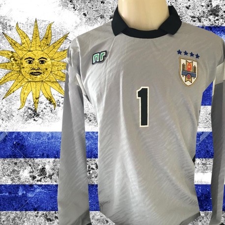 Camisa retrô goleiro Uruguai ML .
